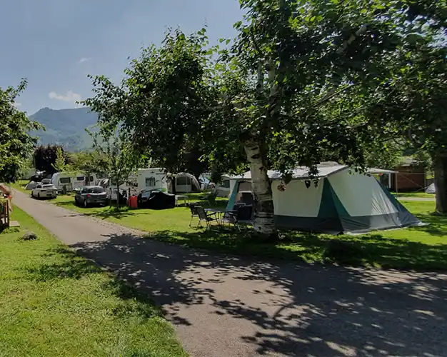 Vue aérienne Camping 3 étoiles La Pommeraie à Bagnères de Bigorre